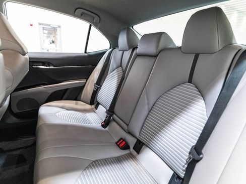 Used 2024 Toyota Camry SE w/ Cold Weather Package FWD image 31