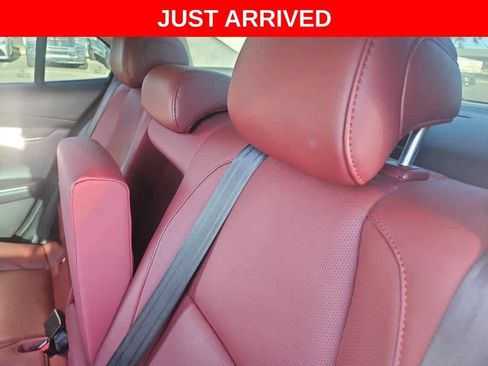 Used 2022 MAZDA MAZDA3 s FWD image 9