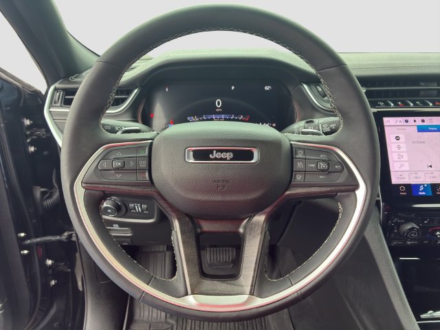 Used 2024 Jeep Grand Cherokee L Limited AWD/4WD image 16