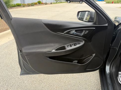 Used 2018 Chevrolet Malibu LS w/ LPO, Convenience Package 2 FWD image 15