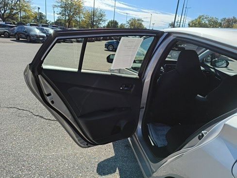 Used 2017 Toyota Prius Prime Plus image 13