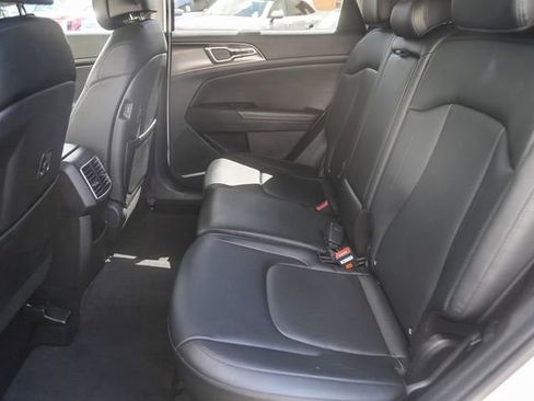 Certified 2025 Kia Sportage EX FWD image 19