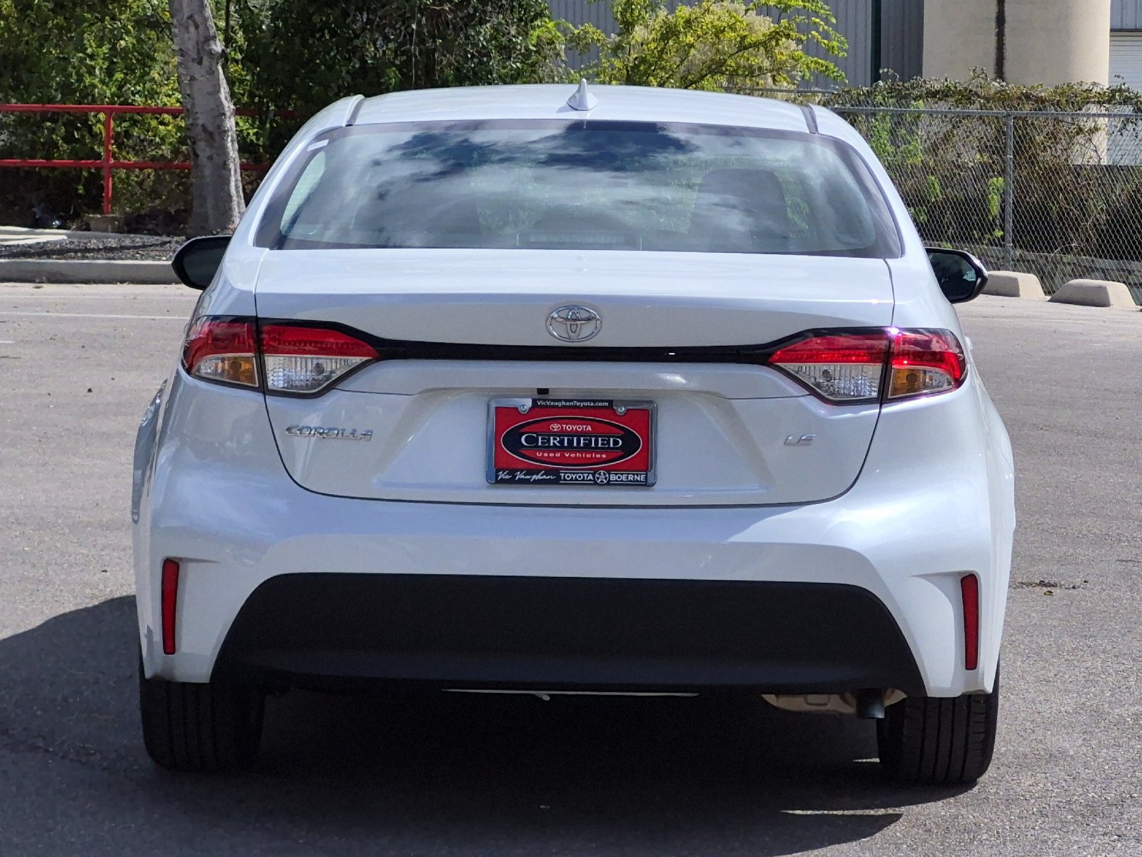 Used 2026 Toyota Corolla LE w/ LE Premium Package FWD image 4