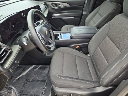 Used 2024 Chevrolet Traverse LT FWD image 13
