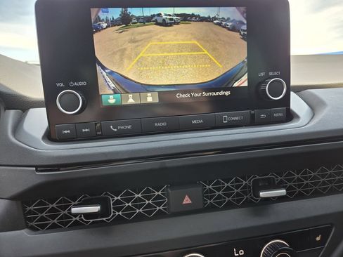 Used 2023 Honda Accord EX image 10