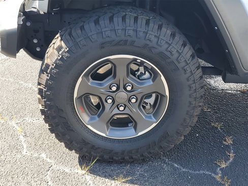 Used 2023 Jeep Gladiator Rubicon w/ LED Lighting Group image 32