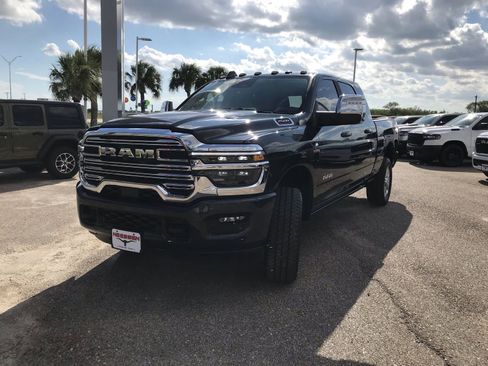 New 2026 RAM 2500 Laramie AWD/4WD image 3