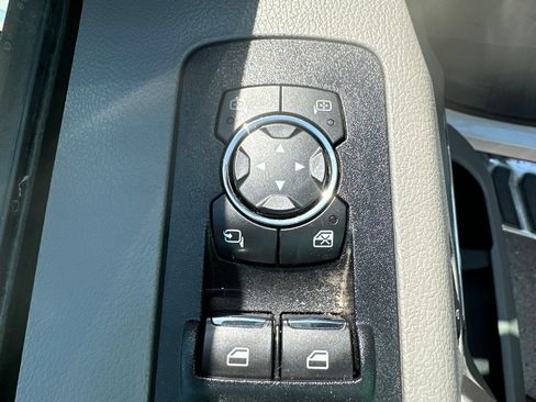 Used 2019 Ford F150 Lariat AWD/4WD image 10