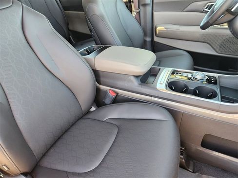 New 2026 Kia Carnival EX image 10