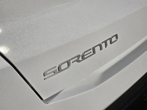 New 2026 Kia Sorento S w/ S Panoramic Sunroof Package FWD image 16