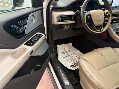 Used 2022 Lincoln Aviator Reserve w/ Equipment Group 201A image 11