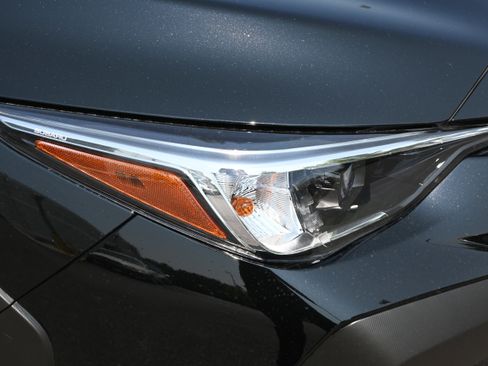 Certified 2025 Subaru Crosstrek 2.0i Premium image 11