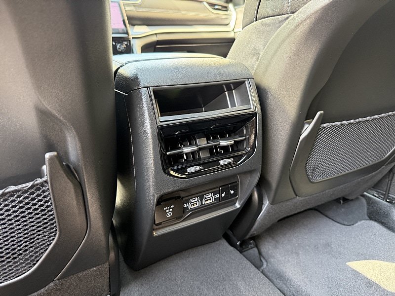 Used 2024 Jeep Grand Cherokee Limited AWD/4WD image 25