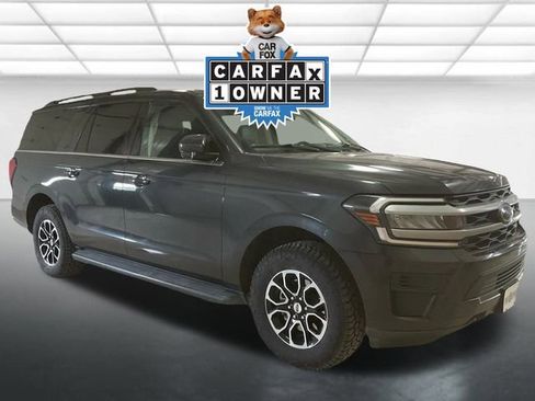 Used 2023 Ford Expedition Max XLT image 3
