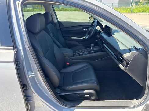 Used 2024 Honda Accord Touring image 10