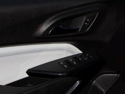 Certified 2025 Chevrolet Trax LT image 20