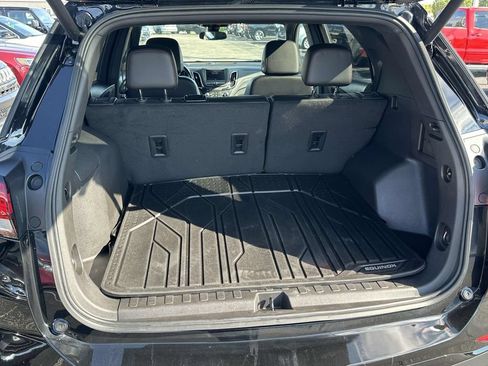 Used 2024 Chevrolet Equinox RS w/ LPO, Floor Liner Package FWD image 11
