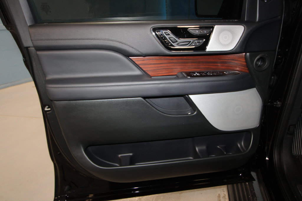 Used 2024 Lincoln Navigator L Reserve AWD/4WD image 5