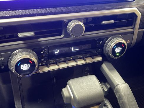 Used 2025 Toyota 4Runner Limited image 24