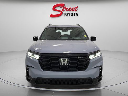 Used 2025 Honda Pilot Black Edition image 6