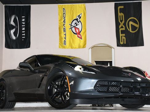 Used 2017 Chevrolet Corvette Stingray Coupe w/ 1LT RWD image 83