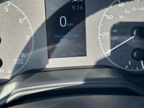Used 2024 Toyota Corolla Cross LE FWD image 31
