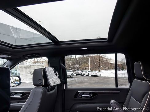 New 2026 Chevrolet Suburban Premier image 12