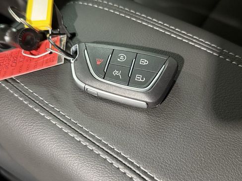 New 2025 Cadillac XT4 Premium Luxury image 33