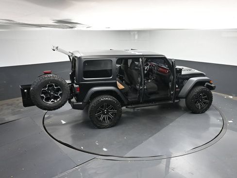Used 2023 Jeep Wrangler Unlimited Rubicon w/ Cold Weather Group AWD/4WD image 42