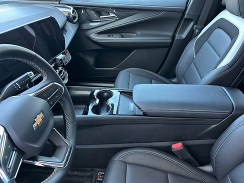 New 2025 Chevrolet Blazer EV LT image 10