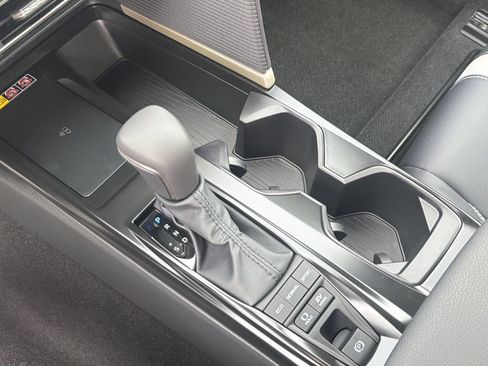 Used 2024 Toyota Corolla SE FWD image 18