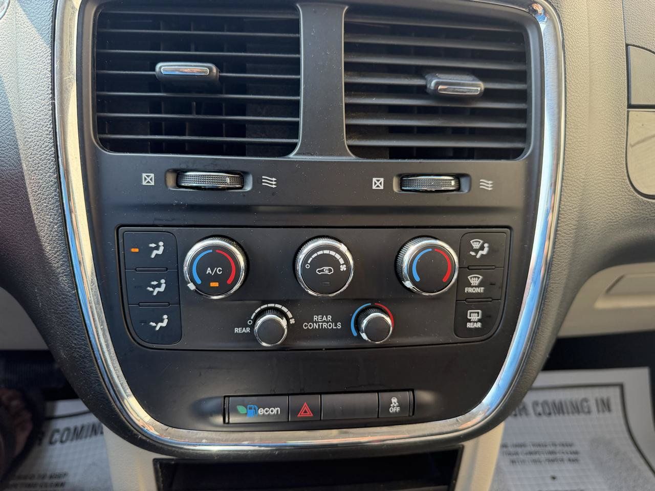 Used 2013 Dodge Grand Caravan SXT FWD image 21