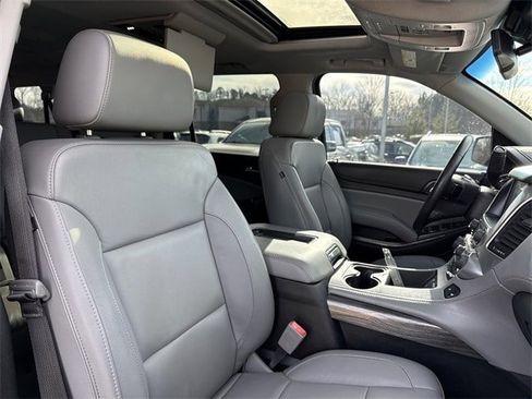 Used 2020 Chevrolet Suburban LT image 21