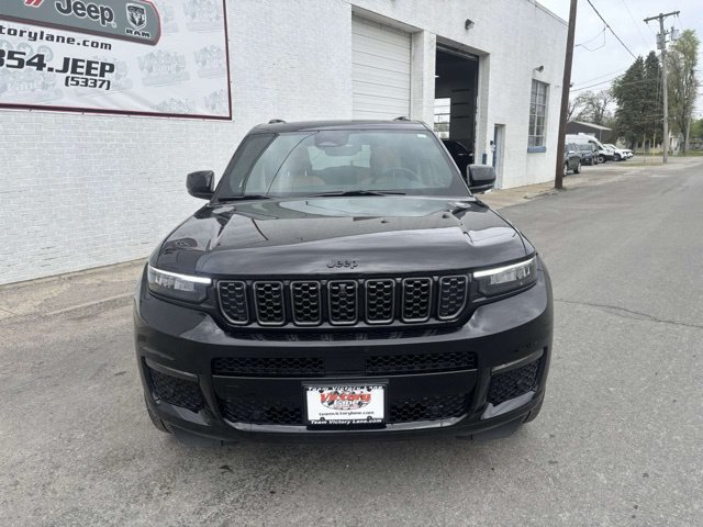 Used 2024 Jeep Grand Cherokee L Summit AWD/4WD image 2