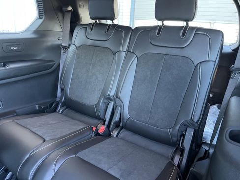 New 2025 Jeep Grand Cherokee L Altitude image 45