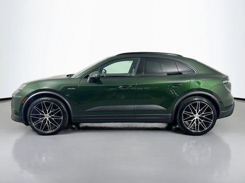 Certified 2025 Porsche Macan Electric image 2