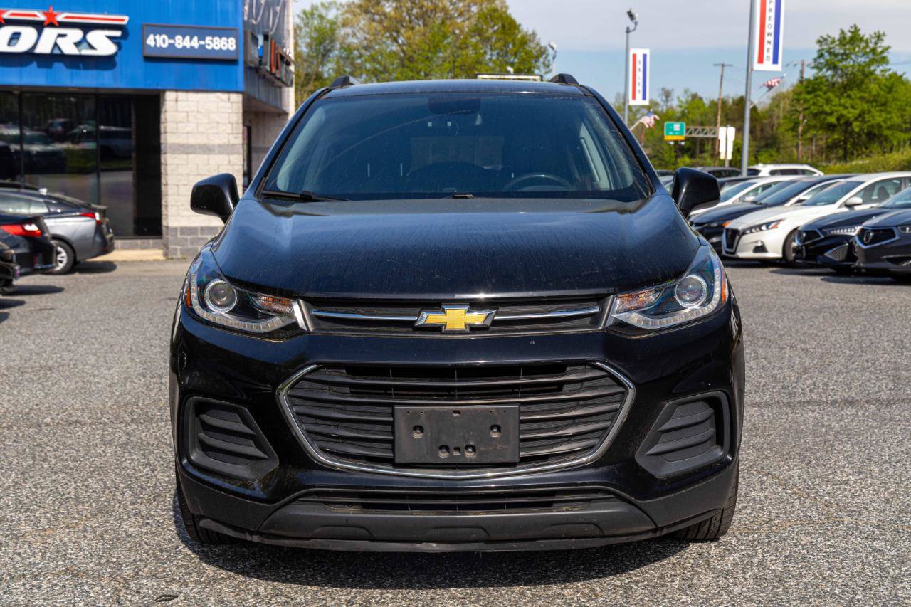 Used 2020 Chevrolet Trax LT w/ LT Convenience Package FWD image 2