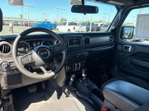 Used 2023 Jeep Wrangler Unlimited AWD/4WD image 19