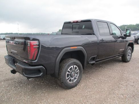 New 2026 GMC Sierra 2500 AT4 w/ AT4 Premium Plus Package AWD/4WD image 5