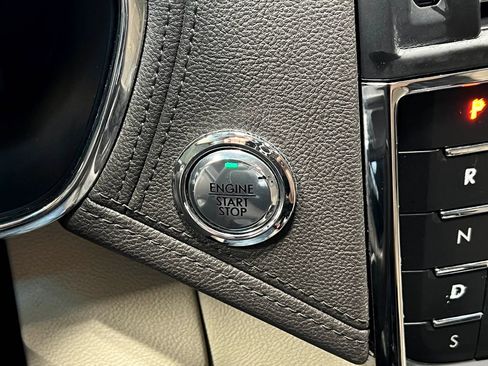 Used 2017 Lincoln Continental Select w/ Climate Package FWD image 22
