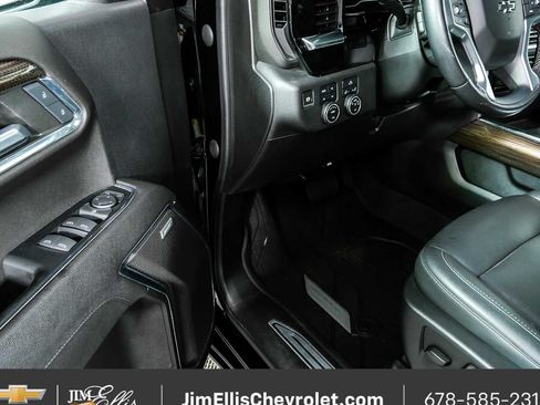 Used 2023 Chevrolet Silverado 1500 RST w/ Redline Edition AWD/4WD image 8
