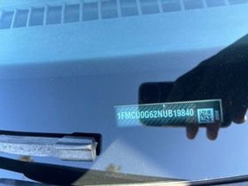 Used 2022 Ford Escape SE w/ SE Sport Appearance Package FWD image 12