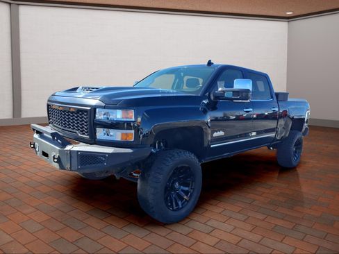 Used 2018 Chevrolet Silverado 2500 High Country w/ Duramax Plus Package image 4