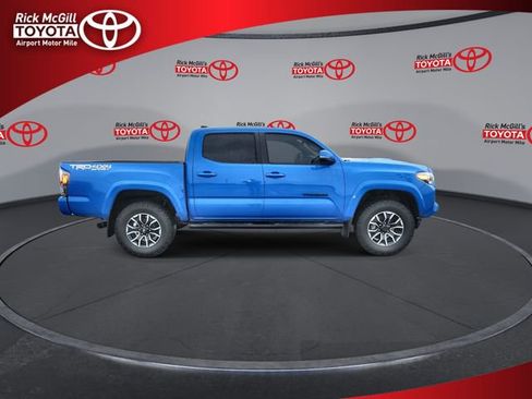 Used 2021 Toyota Tacoma TRD Sport w/ Blackout Package (TMS) image 3