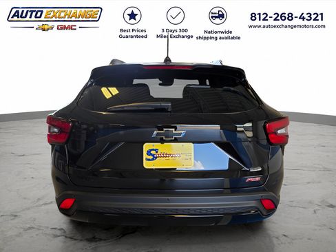 New 2026 Chevrolet Trax RS w/ Sunroof Package FWD image 4