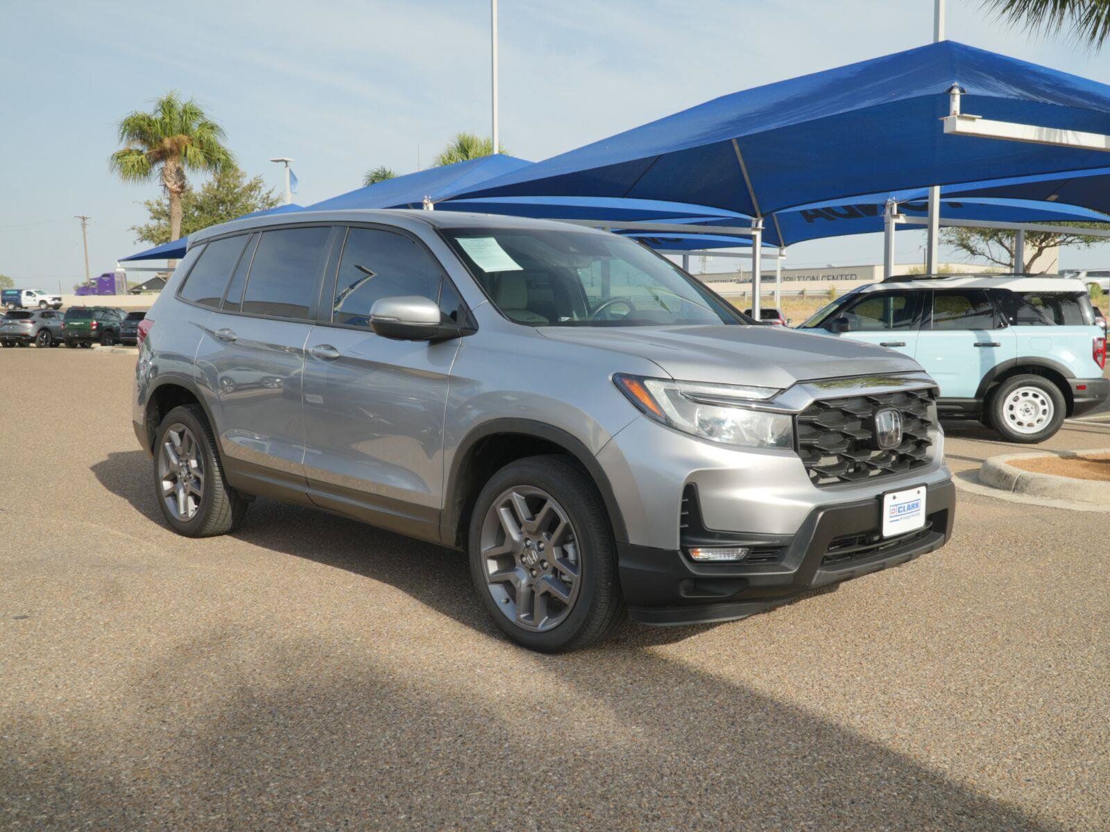 Used 2023 Honda Passport EX-L image 3