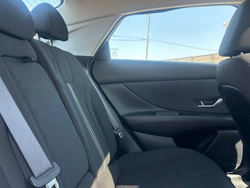 Used 2022 Hyundai Elantra SEL w/ Convenience + Premium Package FWD image 31