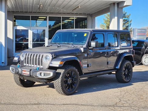 Used 2022 Jeep Wrangler Unlimited Sahara w/ Cold Weather Group image 4