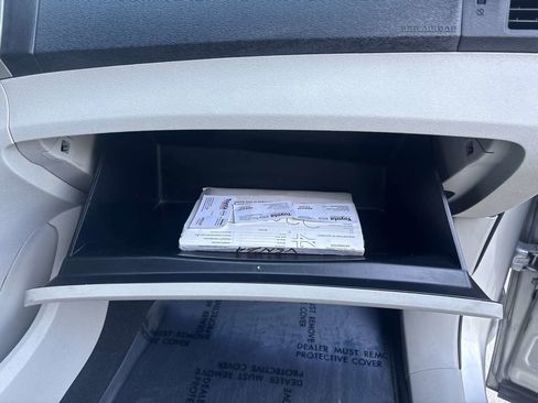 Used 2011 Toyota Venza w/ Leather Pkg image 19