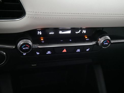 Used 2021 MAZDA MAZDA3 2.5 Turbo Sedan w/Premium Plus image 23